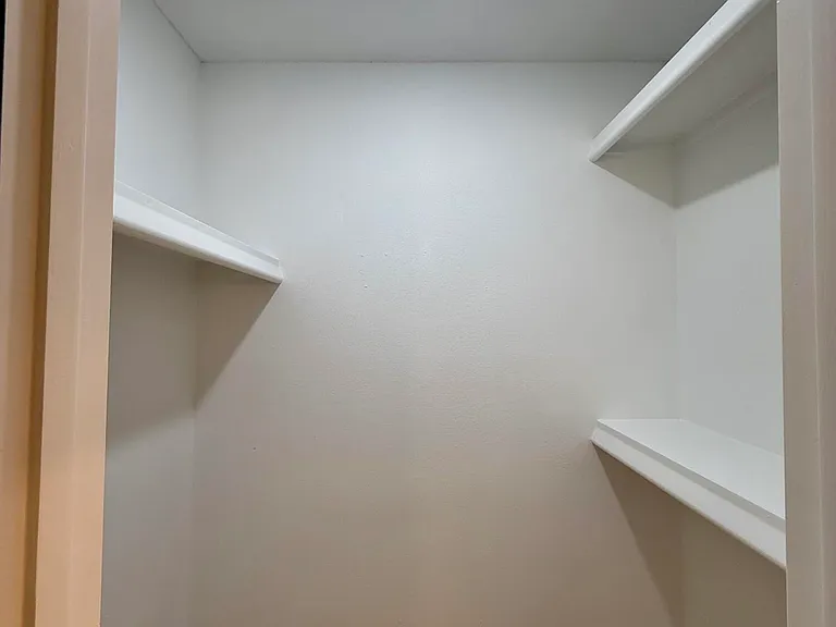1649 Lomaland Dr — Photo 23