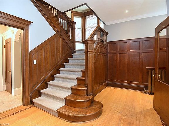 5th image of 34 Holton Ave S
