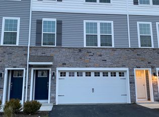 64 Sisters Farmstead Rd, Mount Laurel, NJ 08054