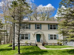 2105 Larkspur Ln, Tobyhanna, PA