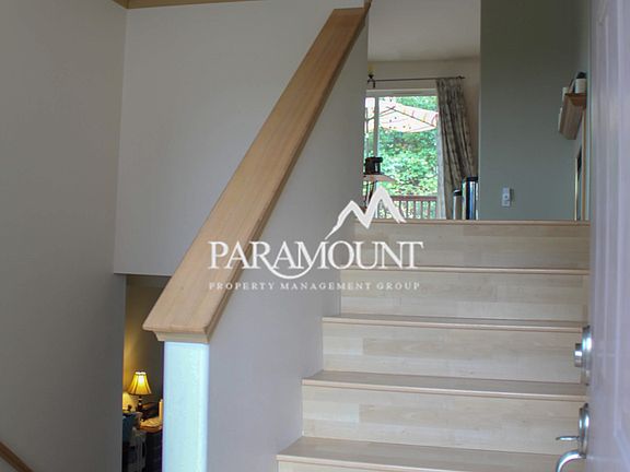 3rd image of 6211 Grandridge Dr SE