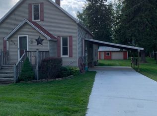 623 N Line St, Chesaning, MI 48616