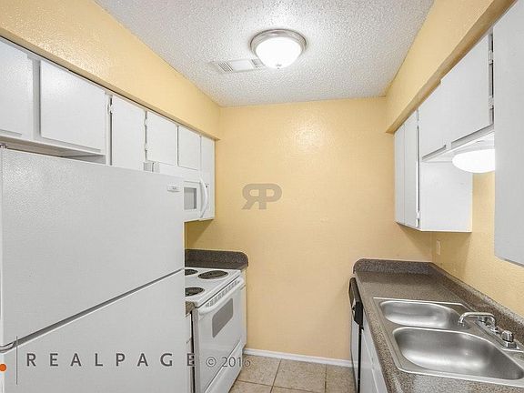 2nd image of 1512 W Lovers Ln APT 17