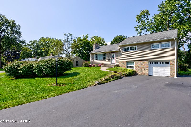 2nd image of 29 Glen Terrace