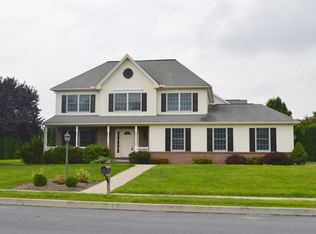 214 Overfield Dr, Carlisle, PA