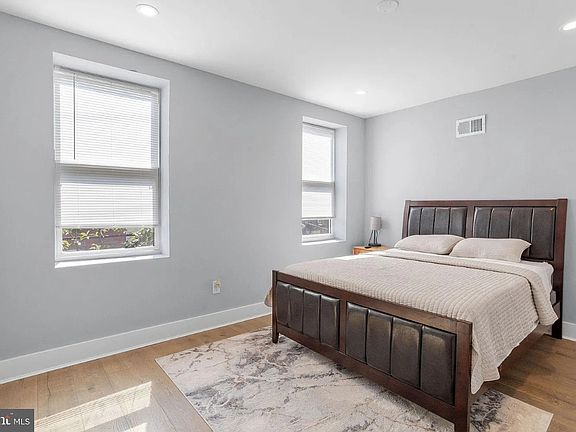 2nd image of 2030 N Woodstock St