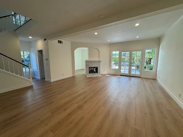 834 Sunstone St — Photo 3