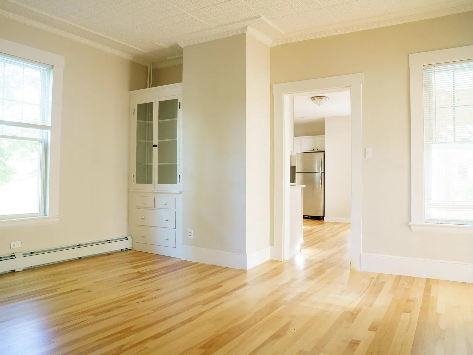 3 bed, 1200 sqft, $3,000 — Photo 3