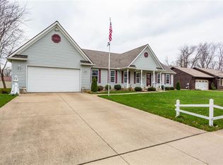 380 Edison Dr, Vermilion, OH 44089