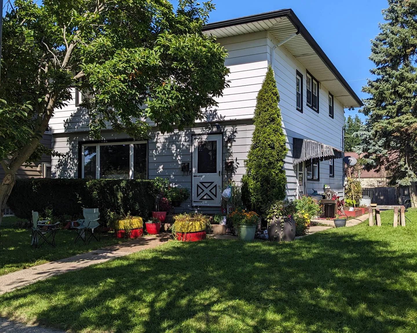 Freshly Renovated 3-Bedroom Upper Duplex near Wilson Park — Photo 1