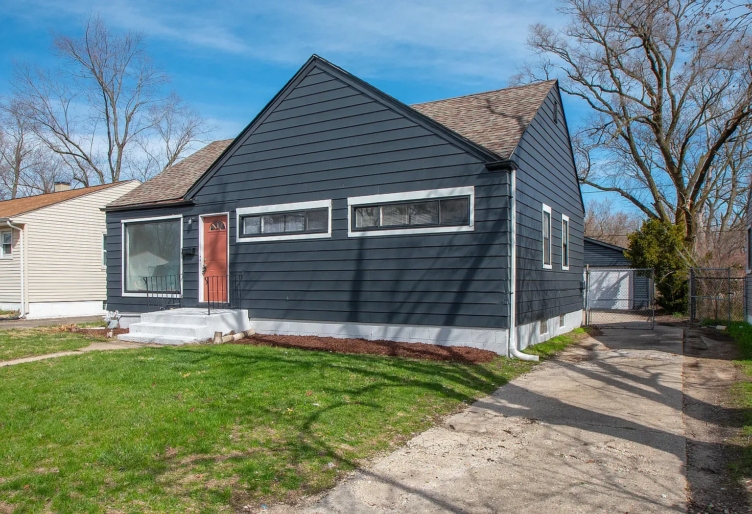 4 bed, 1894 sqft, $2,000 — Photo 1