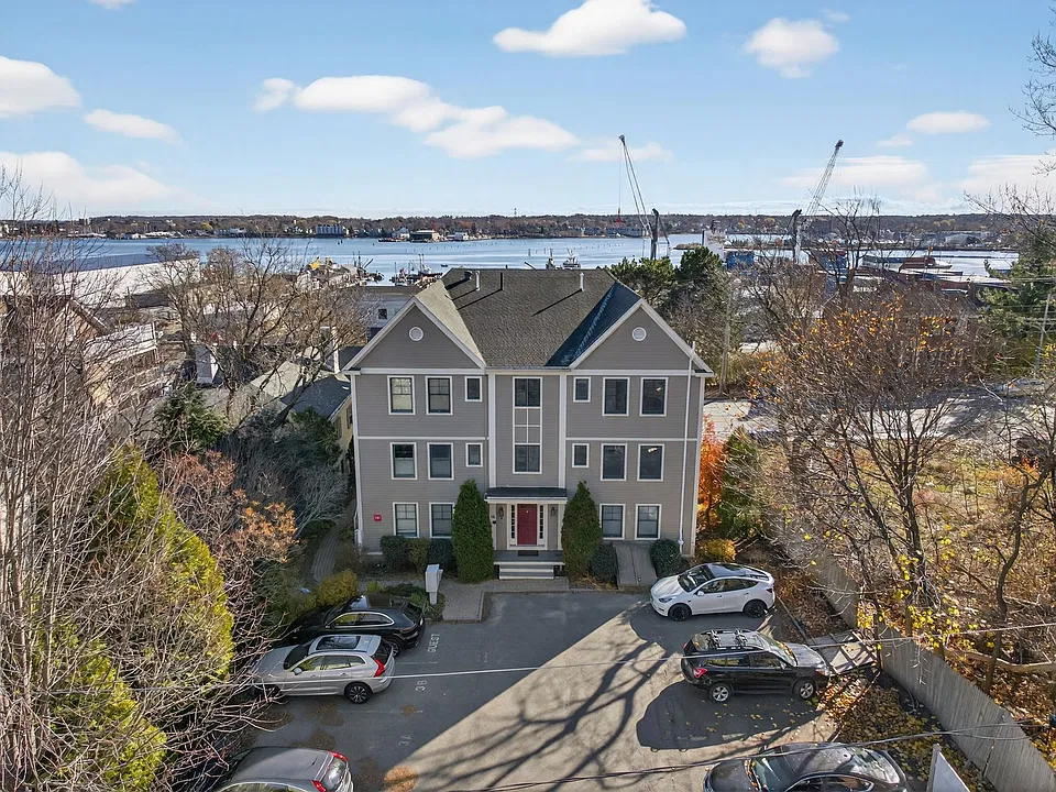 16 Guilford Ct #3B