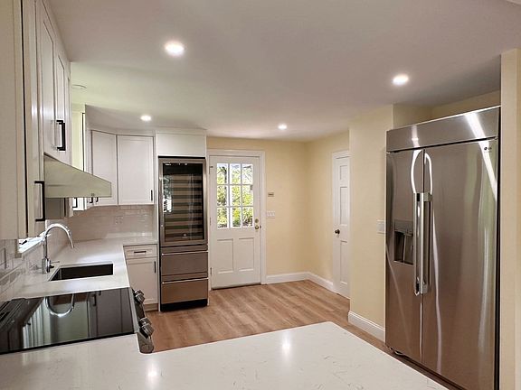 2nd image of 75 Woodchester Dr