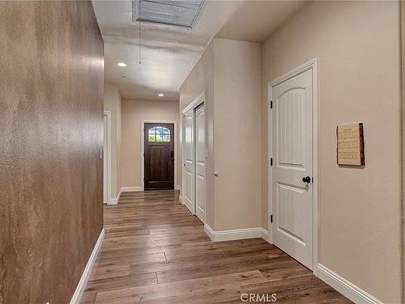 5th image of 22 Pleasant Oak Ln