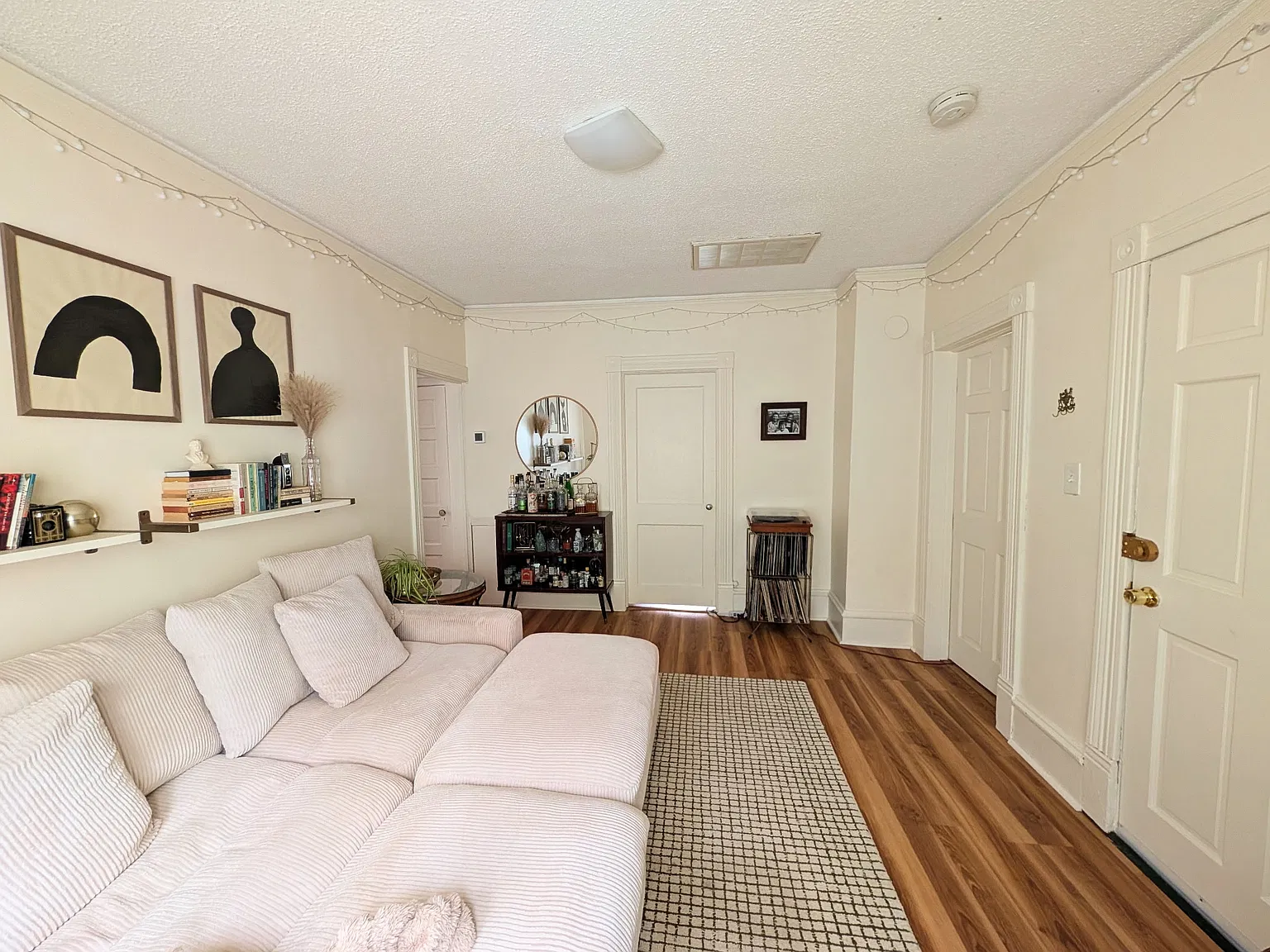 1 bed, 700 sqft, $1,250 — Photo 2