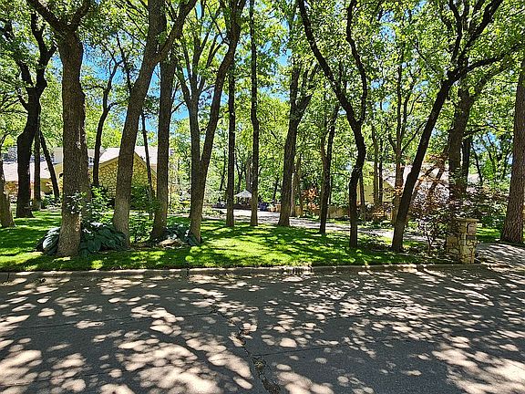 2nd image of 2706 Wildwood Pl