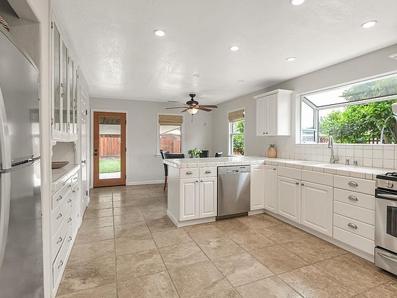 5th image of 1410 Vista Avenue