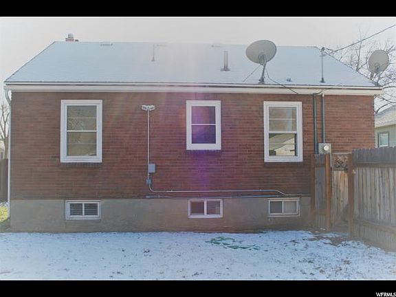 3rd image of 1033 E Kensington Ave