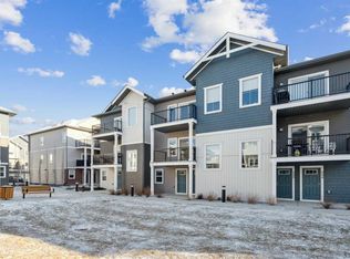 24 E Rivercrest Dr #903, Cochrane, AB T4C2C5