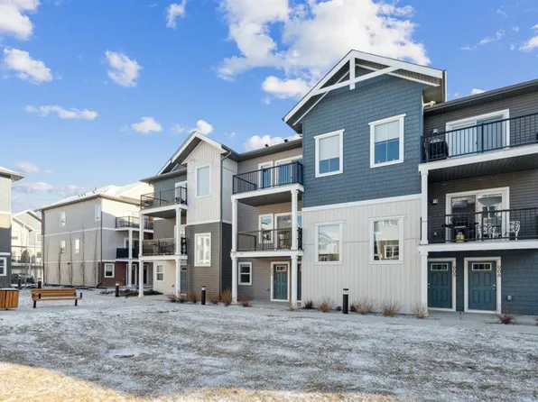 24 E Rivercrest Dr #903, Cochrane, AB T4C 2C5