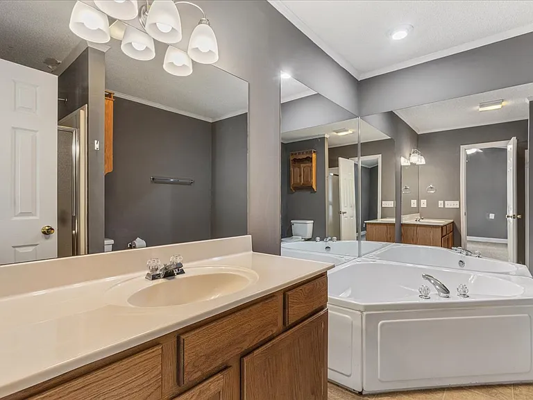 10629 Lone Star Way — Photo 9