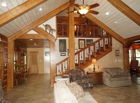 4th image of 208 Riverview Dr