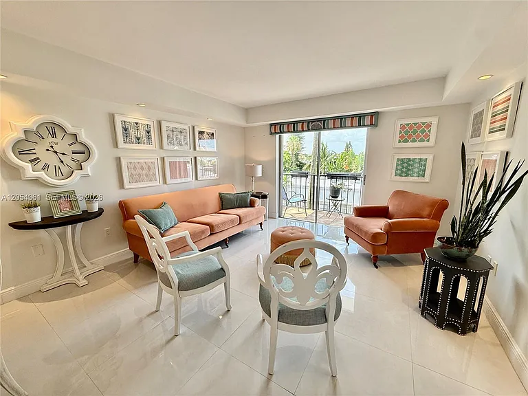 855 Euclid Ave #402 — Photo 8