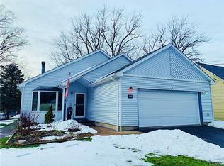 318 Ivyhurst Rd N, Amherst, NY 14226