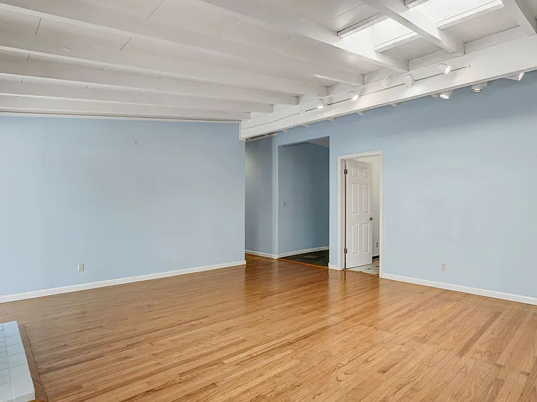 3596 Louis Rd — Photo 20