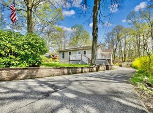 36 Elmwood Dr, Highland Mills, NY 10930