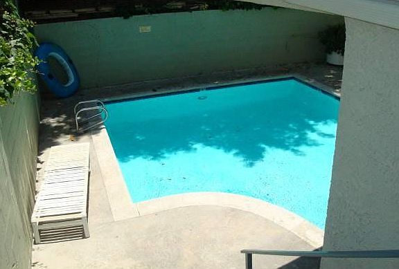 3rd image of 11936 Magnolia Blvd