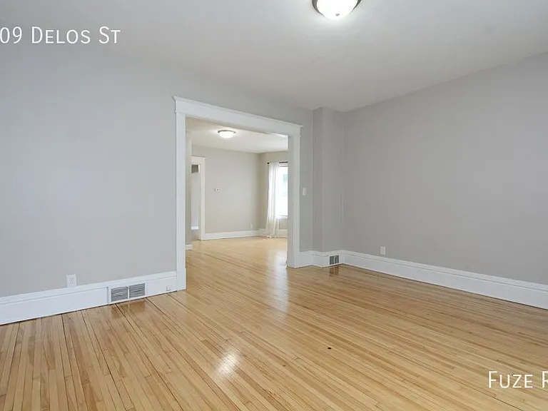 109 Delos St W — Photo 9