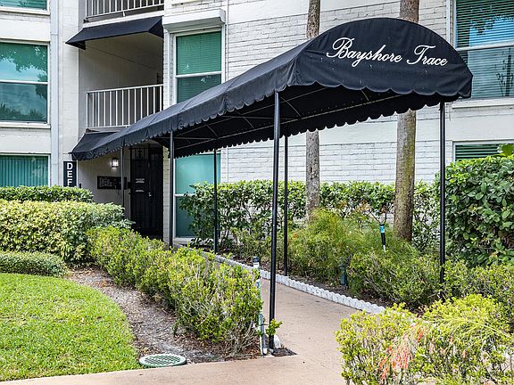 3rd image of 3325 Bayshore Blvd Unit E32