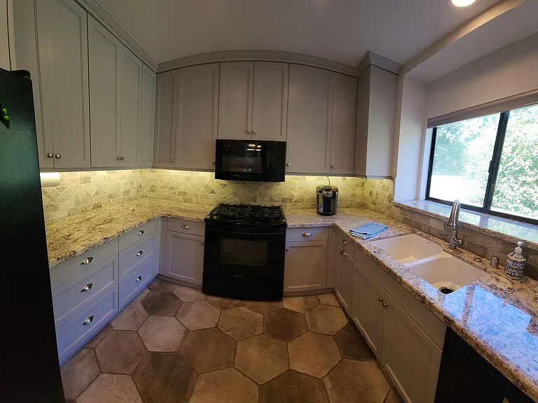 270 E Foothill Blvd — Photo 6