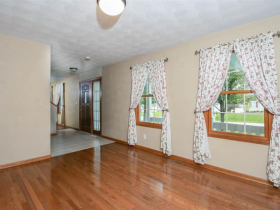 2nd image of 11177 Jasmine Dr