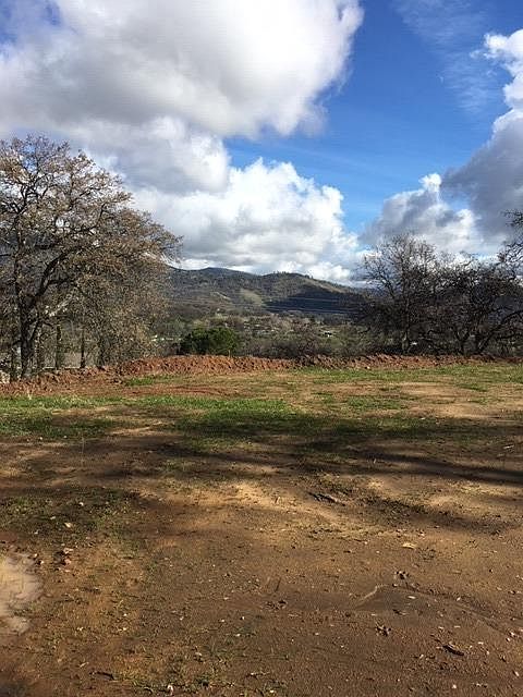 2nd image of 28373 Burrough Valley Rd