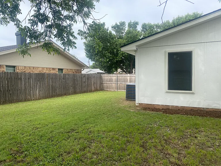 4501 Hughes Dr — Photo 40