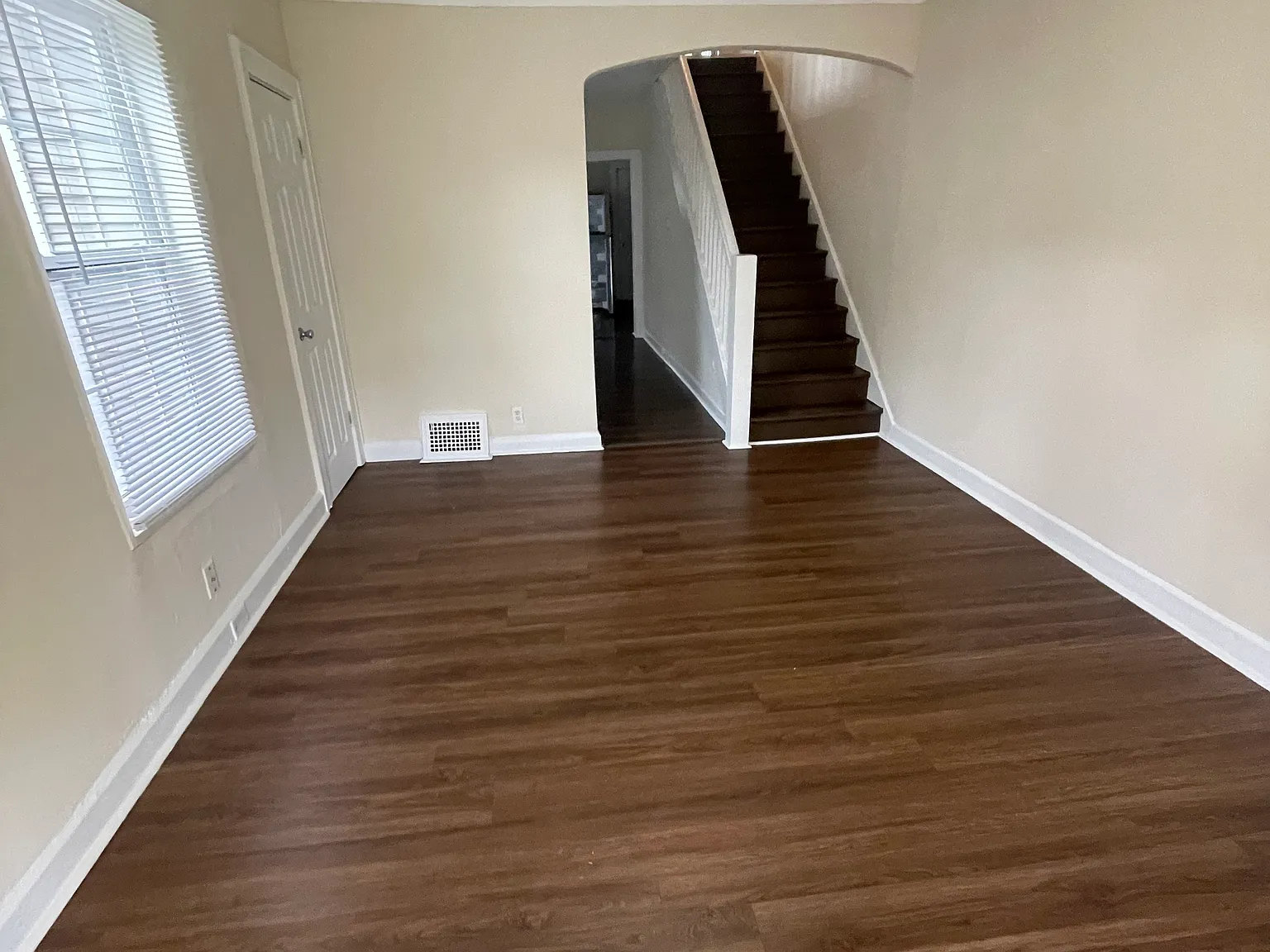 3236 Winthrop Ave — Photo 4