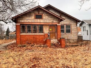 364 S Henry St, Gary, IN 46403