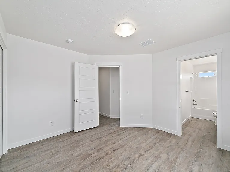 1326 N Meridian Rd — Photo 18