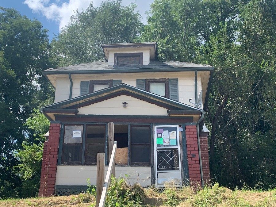1st image of 1912 N 11th St