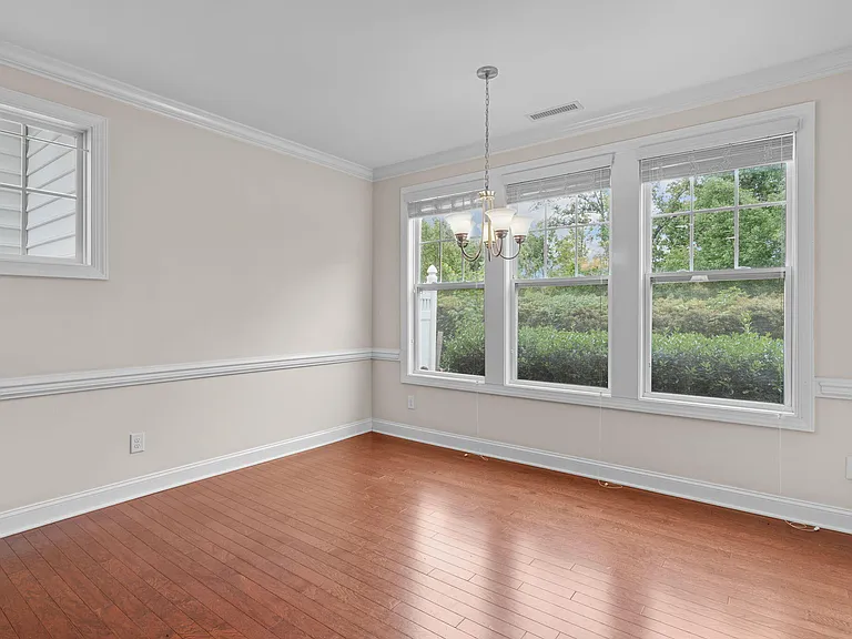 507 Finnbar Dr — Photo 8
