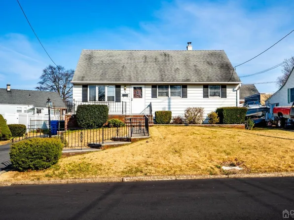 6 Emery St, Iselin, NJ 08830
