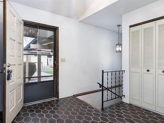 2nd image of 1900 Mahan Ave