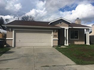 1880 Martinho Ave, Tulare, CA 93274