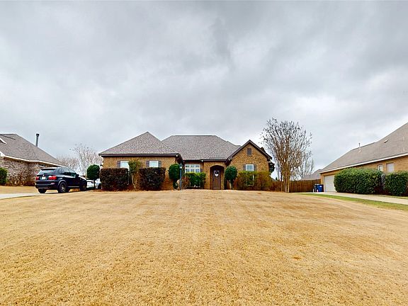 4th image of 150 Village Ct
