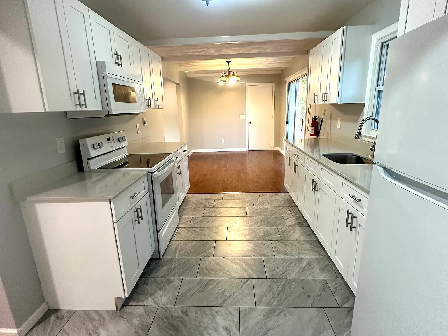 3 bed, 1248 sqft, $2,850 — Photo 4