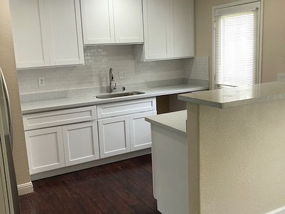 5th image of 642 Chase Ct