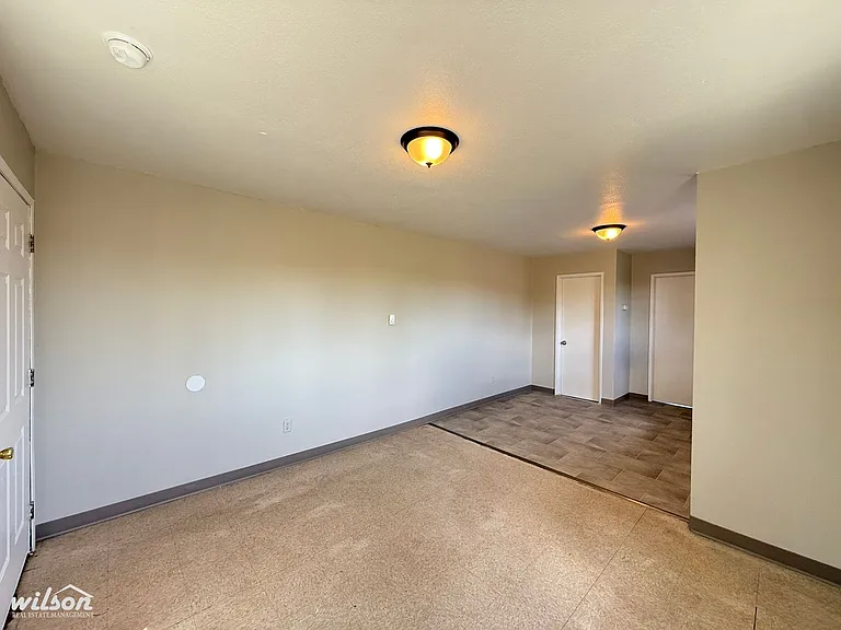 809 S 9th St — Photo 4
