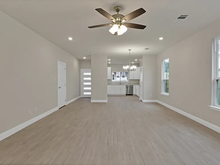 5618 Barkridge Dr — Photo 8